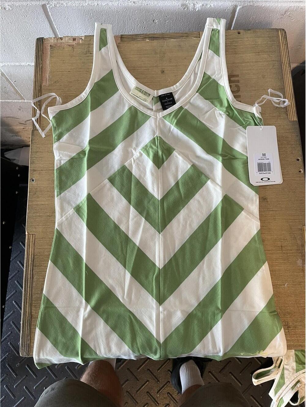 Oakley Across Tank Acrid Green Size Medium new